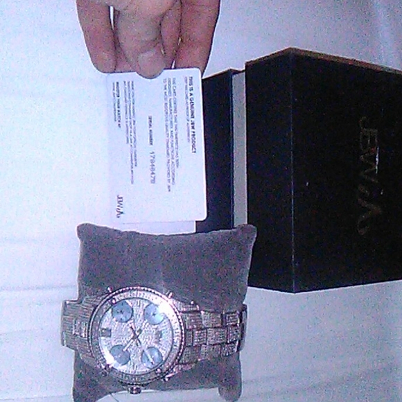 Watch - Picture 3 of 5